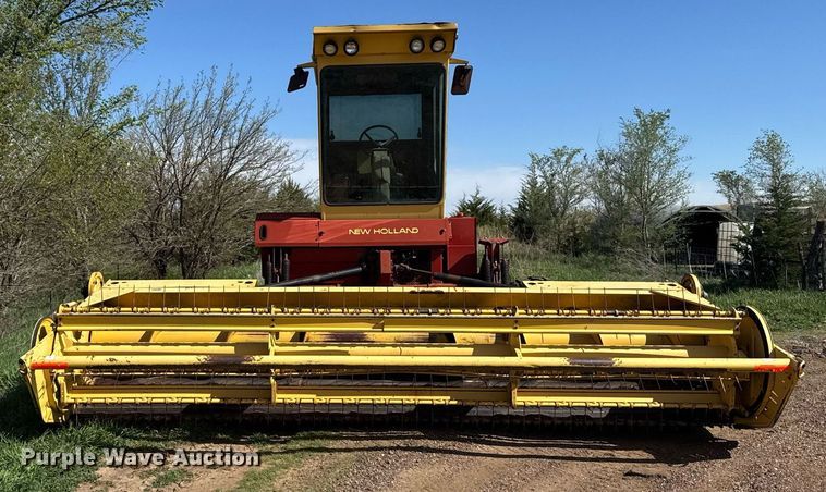 image for item EG6395 1992 New Holland 1118 swather / windrower