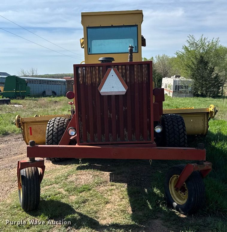 image for item EG6395 1992 New Holland 1118 swather / windrower