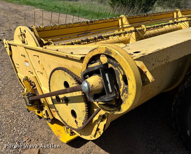 image for item EG6395 1992 New Holland 1118 swather / windrower