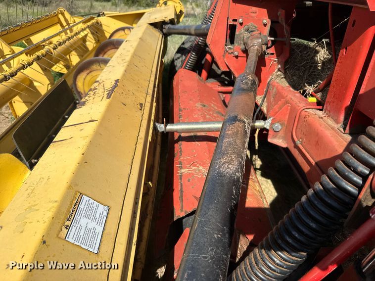 image for item EG6395 1992 New Holland 1118 swather / windrower