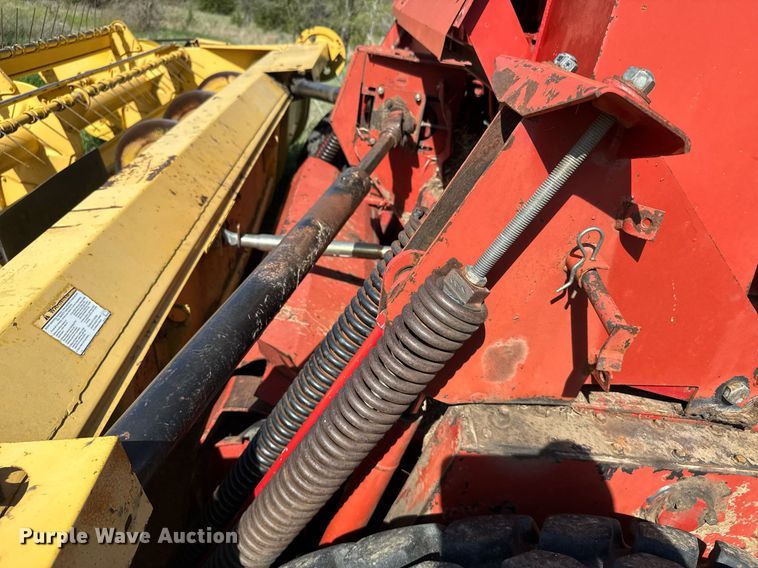 image for item EG6395 1992 New Holland 1118 swather / windrower