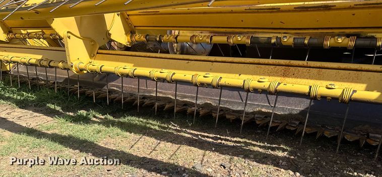 image for item EG6395 1992 New Holland 1118 swather / windrower