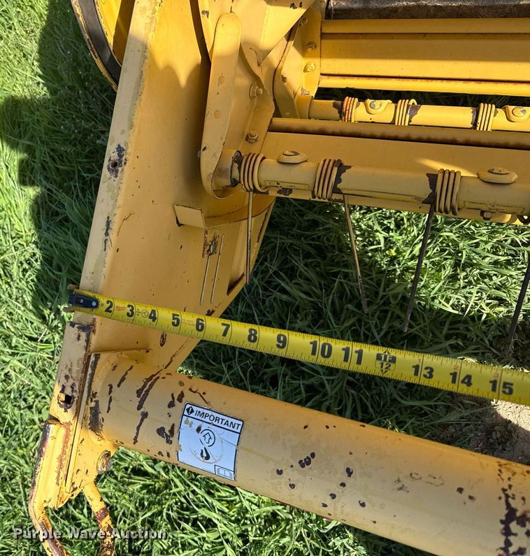 image for item EG6395 1992 New Holland 1118 swather / windrower