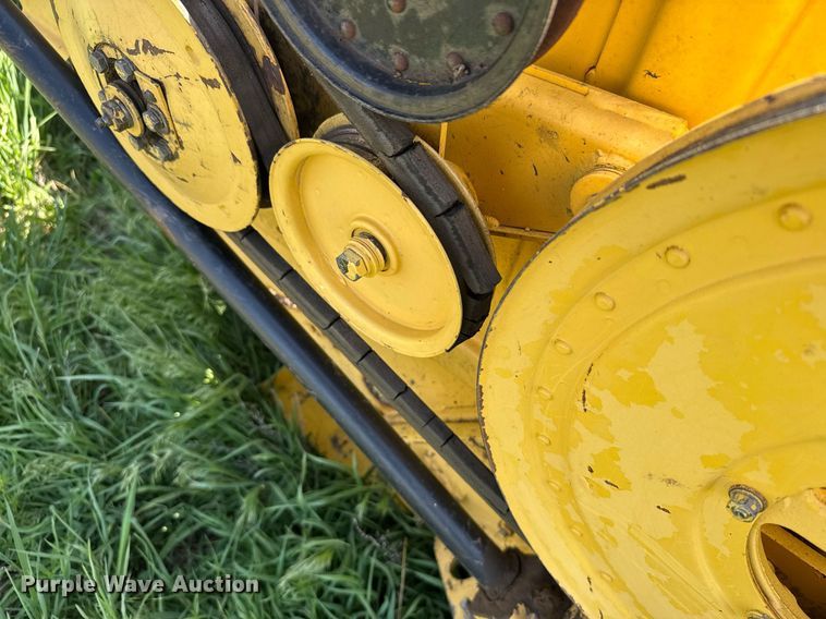 image for item EG6395 1992 New Holland 1118 swather / windrower