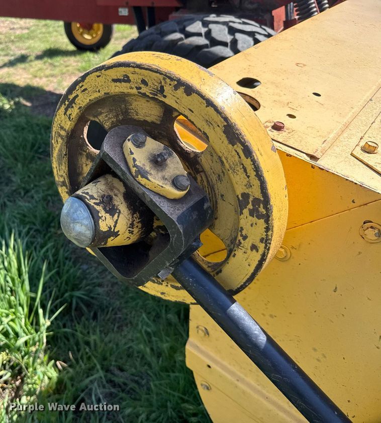 image for item EG6395 1992 New Holland 1118 swather / windrower