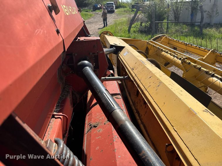 image for item EG6395 1992 New Holland 1118 swather / windrower