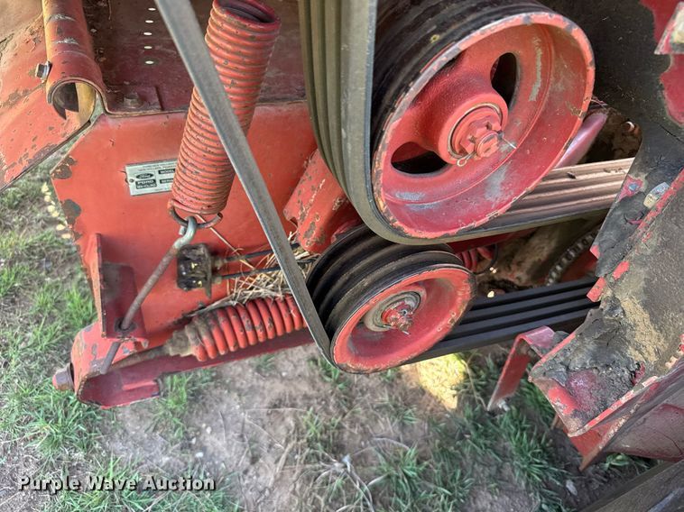 image for item EG6395 1992 New Holland 1118 swather / windrower