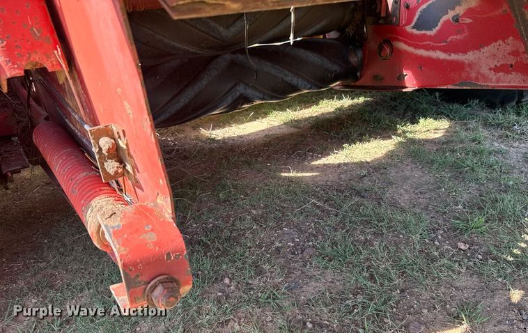 image for item EG6395 1992 New Holland 1118 swather / windrower