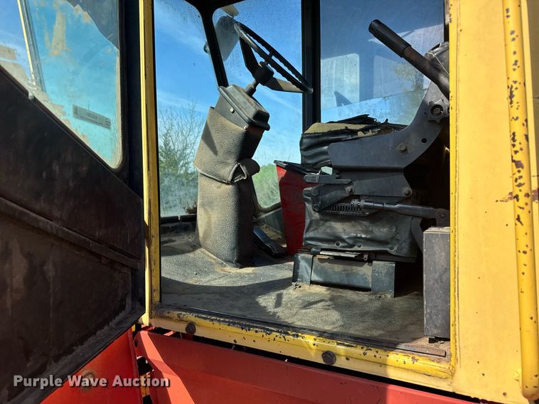 image for item EG6395 1992 New Holland 1118 swather / windrower