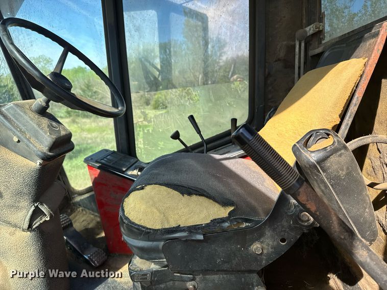 image for item EG6395 1992 New Holland 1118 swather / windrower