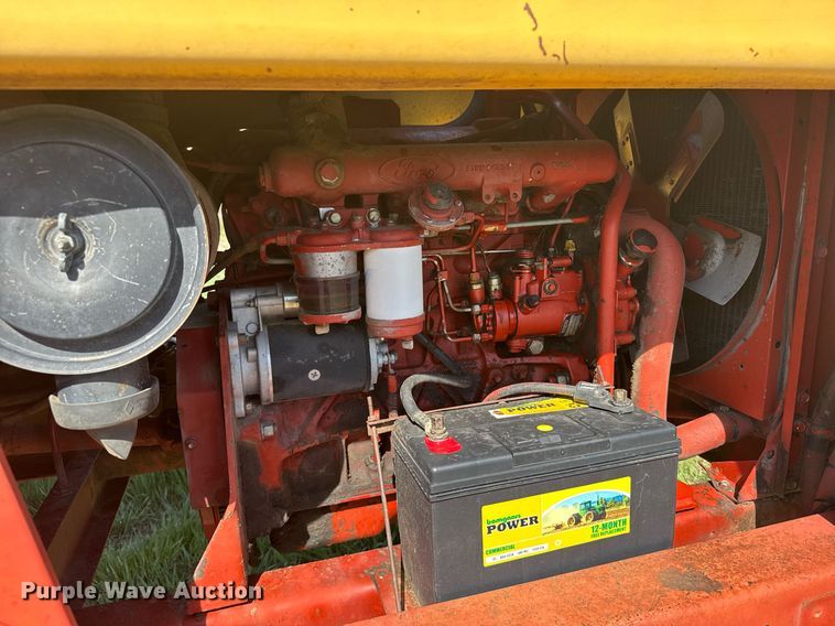 image for item EG6395 1992 New Holland 1118 swather / windrower