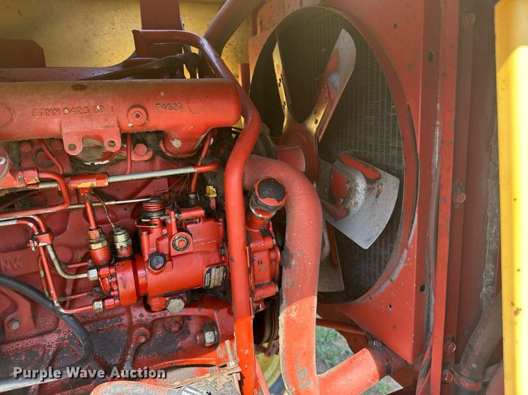 image for item EG6395 1992 New Holland 1118 swather / windrower