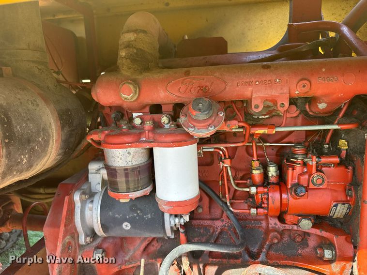 image for item EG6395 1992 New Holland 1118 swather / windrower