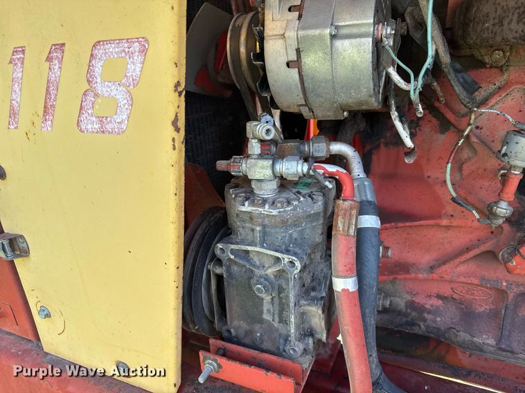 image for item EG6395 1992 New Holland 1118 swather / windrower