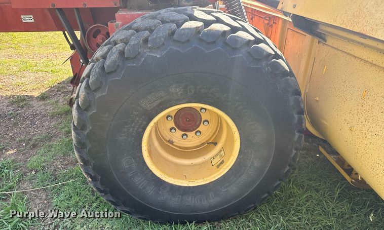 image for item EG6395 1992 New Holland 1118 swather / windrower