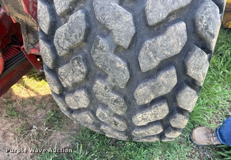 image for item EG6395 1992 New Holland 1118 swather / windrower