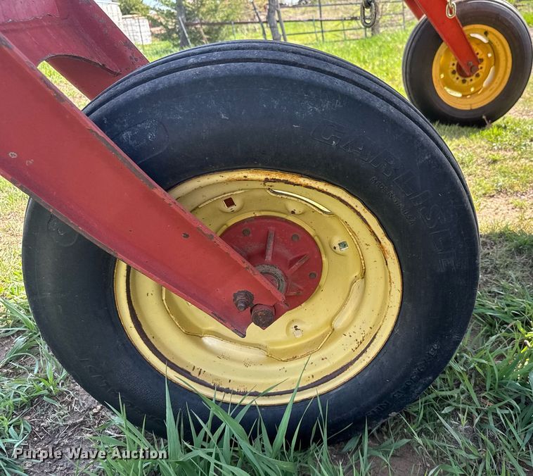 image for item EG6395 1992 New Holland 1118 swather / windrower