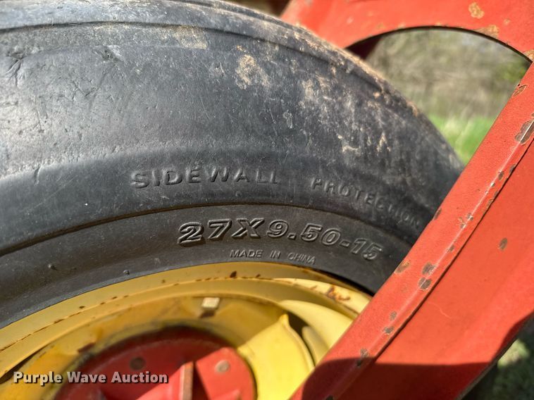 image for item EG6395 1992 New Holland 1118 swather / windrower