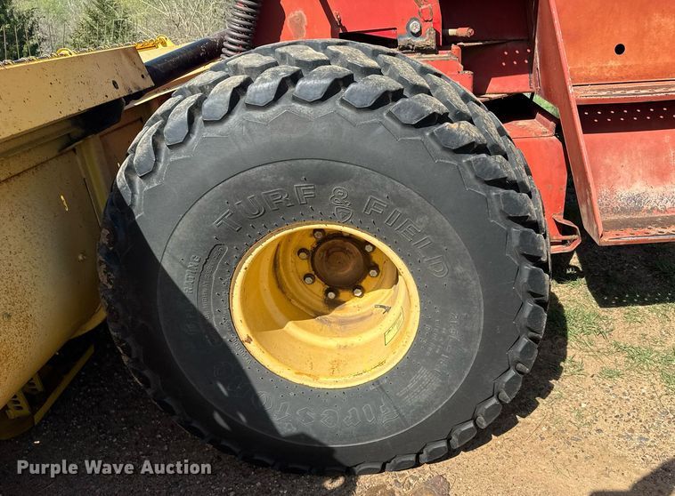 image for item EG6395 1992 New Holland 1118 swather / windrower