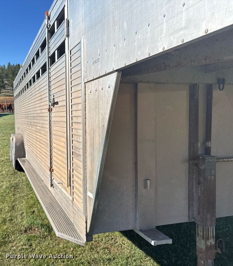 image for item EG6408 1992 Sundowner livestock trailer