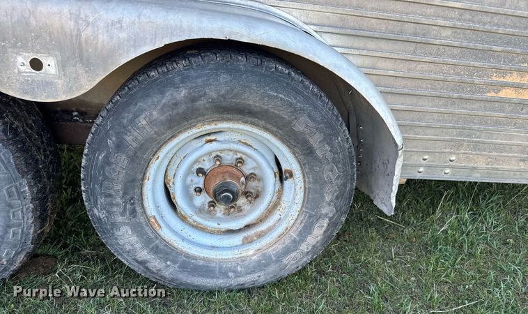 image for item EG6408 1992 Sundowner livestock trailer