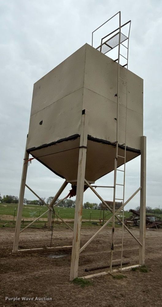 image for item EG8055 Grain bin
