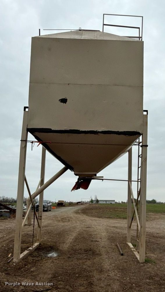 image for item EG8055 Grain bin