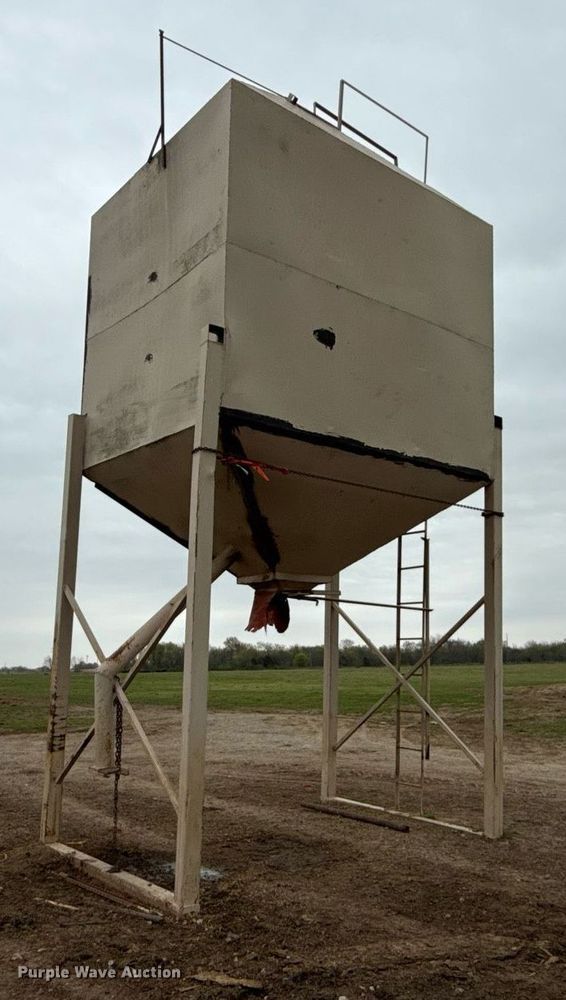 image for item EG8055 Grain bin