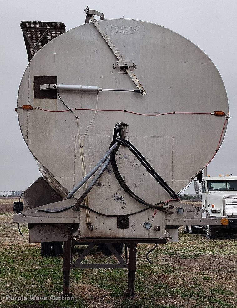 image for item EH0287 2000 Pinson feed delivery trailer