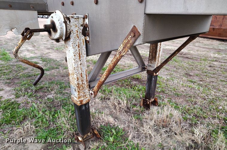 image for item EH0287 2000 Pinson feed delivery trailer