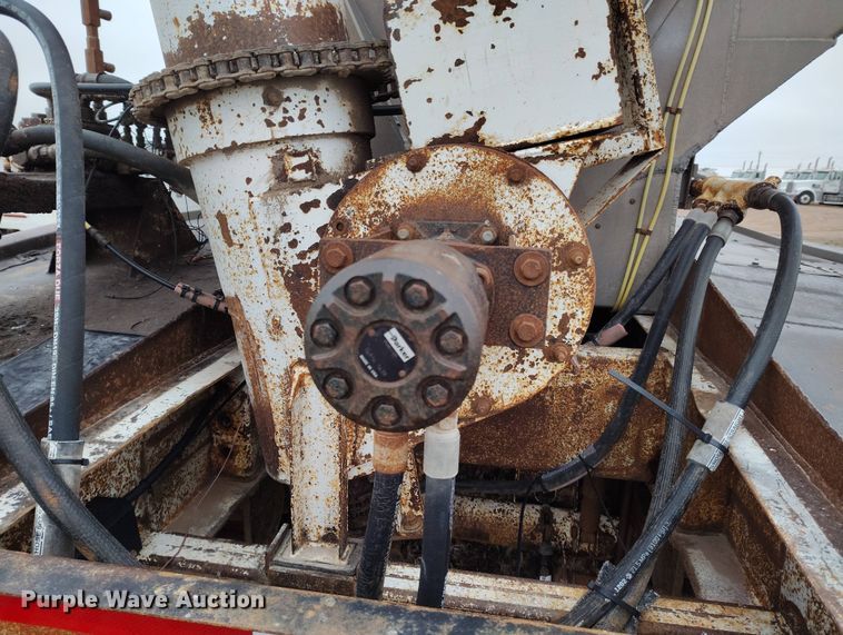 image for item EH0287 2000 Pinson feed delivery trailer