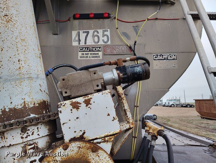 image for item EH0287 2000 Pinson feed delivery trailer