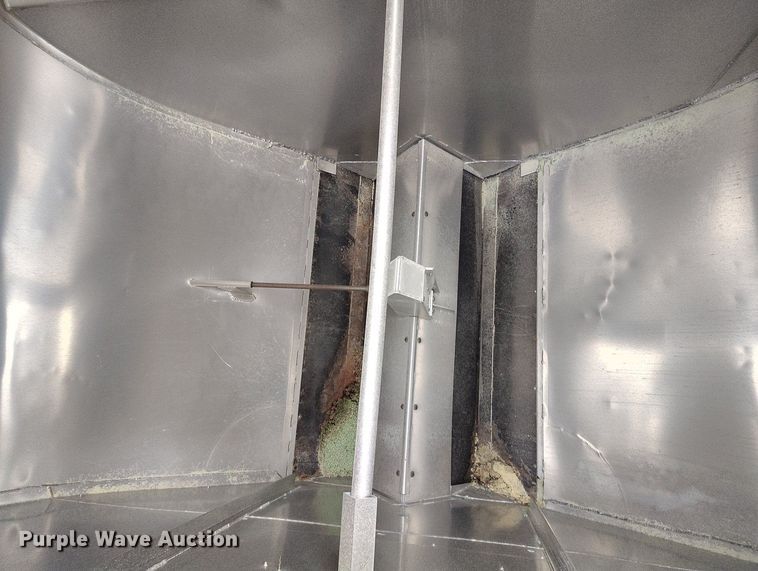 image for item EH0287 2000 Pinson feed delivery trailer