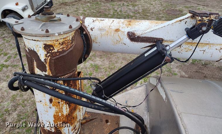 image for item EH0287 2000 Pinson feed delivery trailer