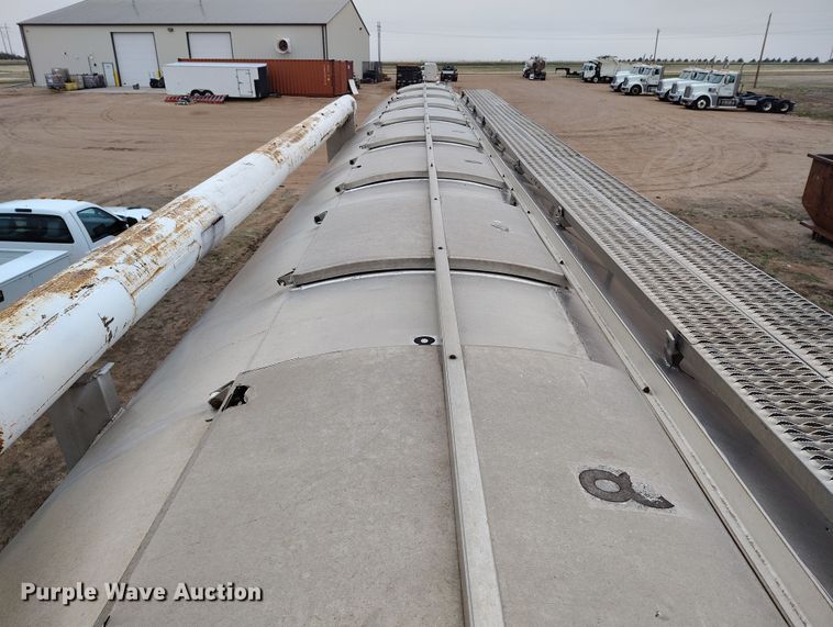 image for item EH0287 2000 Pinson feed delivery trailer