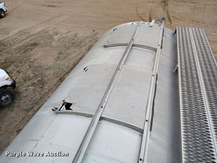 image for item EH0287 2000 Pinson feed delivery trailer