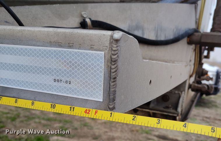 image for item EH0287 2000 Pinson feed delivery trailer