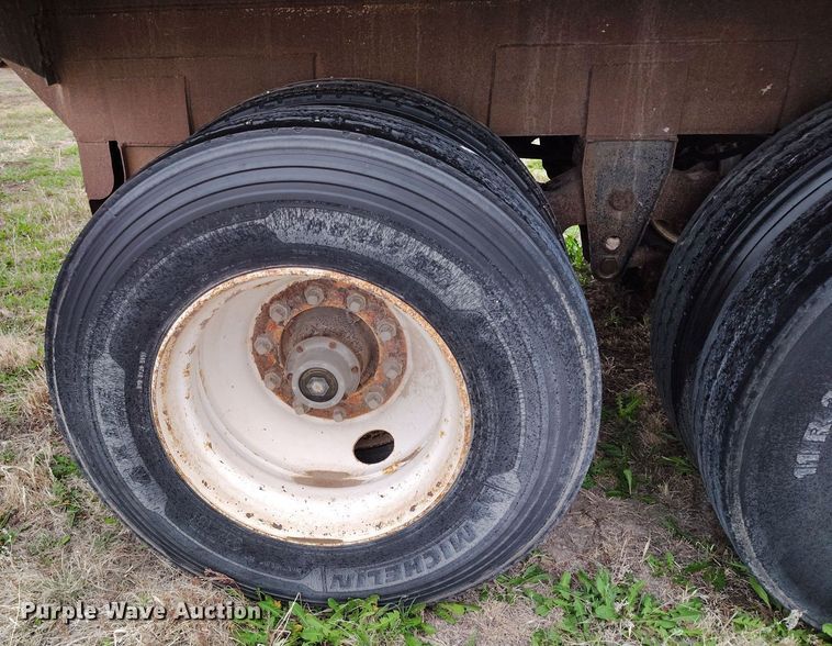 image for item EH0287 2000 Pinson feed delivery trailer