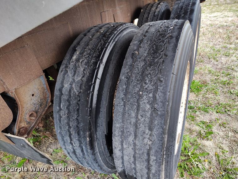 image for item EH0287 2000 Pinson feed delivery trailer