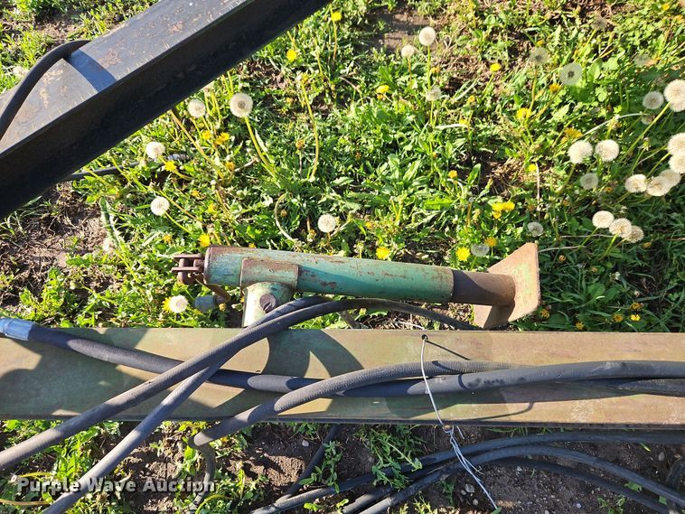 image for item EI8976 John Deere 1010 field cultivator