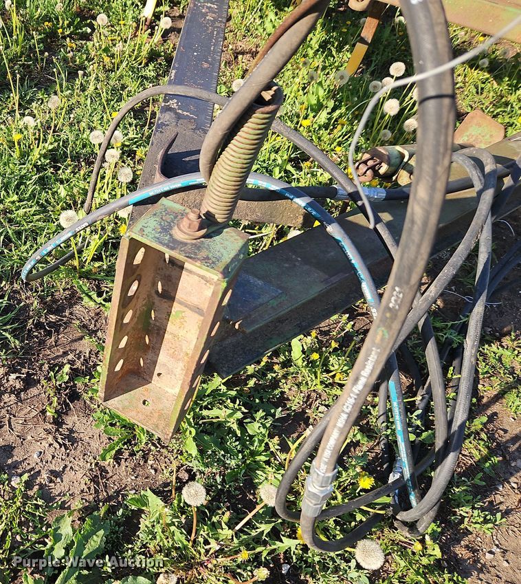 image for item EI8976 John Deere 1010 field cultivator