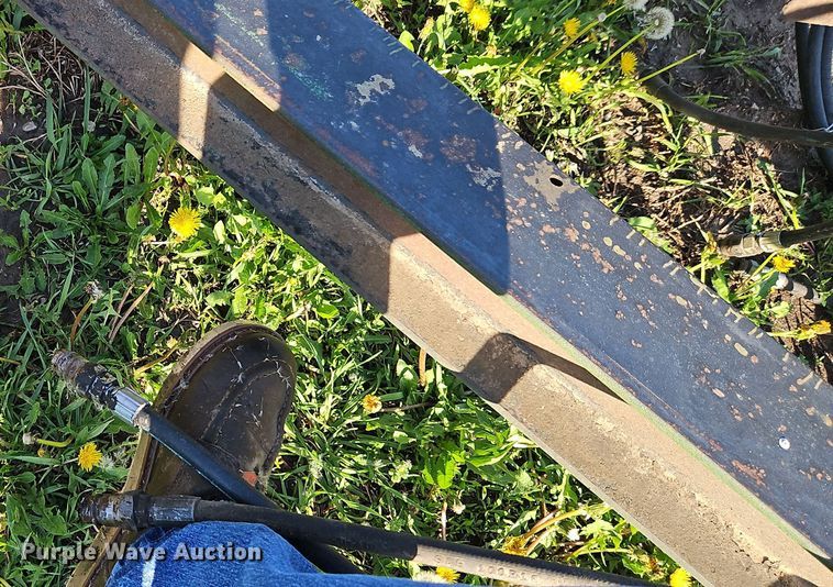 image for item EI8976 John Deere 1010 field cultivator