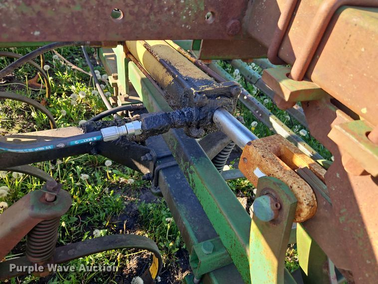 image for item EI8976 John Deere 1010 field cultivator