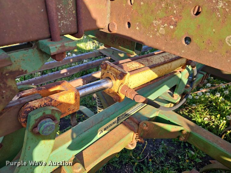 image for item EI8976 John Deere 1010 field cultivator