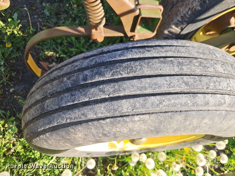 image for item EI8976 John Deere 1010 field cultivator