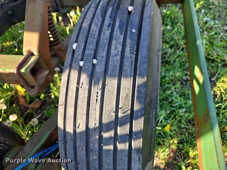 image for item EI8976 John Deere 1010 field cultivator