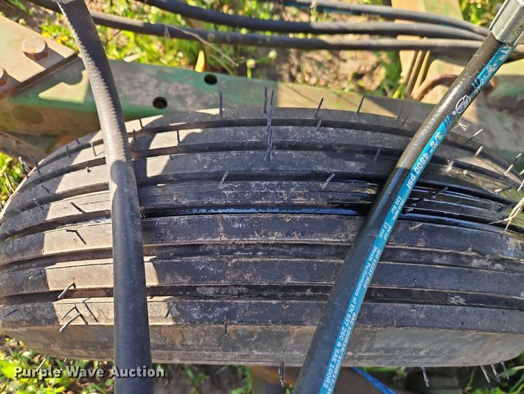 image for item EI8976 John Deere 1010 field cultivator