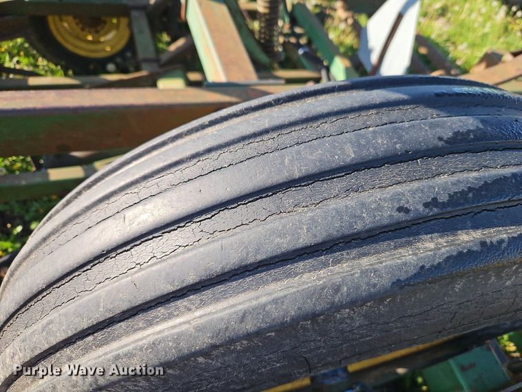 image for item EI8976 John Deere 1010 field cultivator