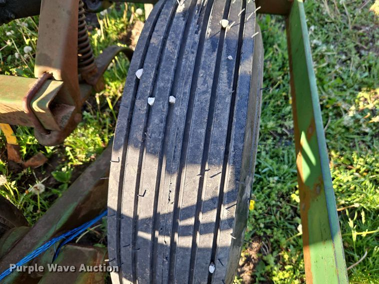 image for item EI8976 John Deere 1010 field cultivator