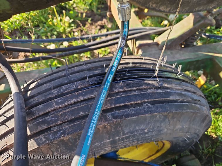 image for item EI8976 John Deere 1010 field cultivator